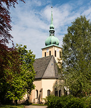 Ev.-Luth. Stadtkirche »Peter und Paul« Sebnitz (Ansicht von Südosten) · Foto: Albrecht Päßler (2017)